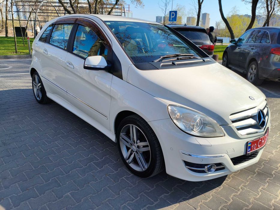 Продам Mercedes B-180 АКПП 2011 рік.