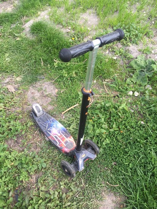 Самокат дитячий трьох колісний