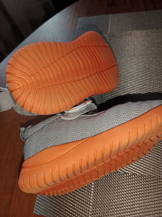 Кросівки 12 см..