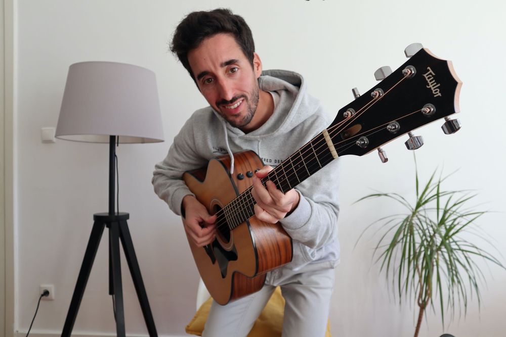 Aulas de Guitarra em tua casa (aula experimental gratuita)