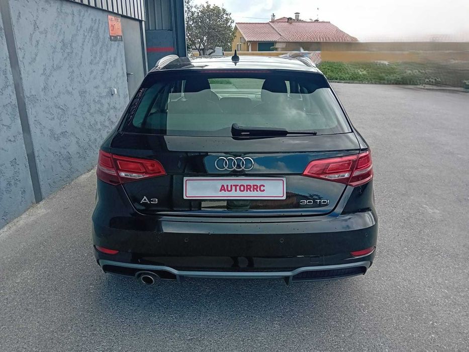 Audi A3 1.6 Sportback S-Line - Nacional ( pequeno sinistro )