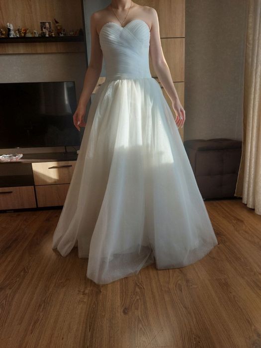 Весільна сукня пишна