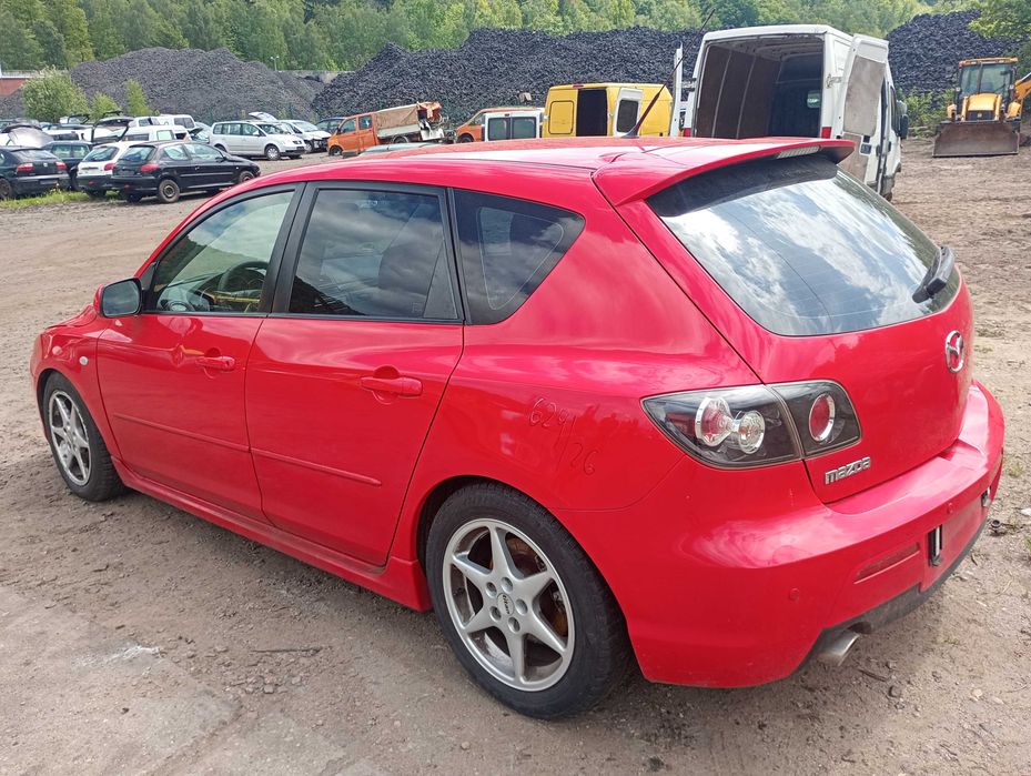 Mazda III 2,0D  zderzak przedni, części transport FV/ dostawa
