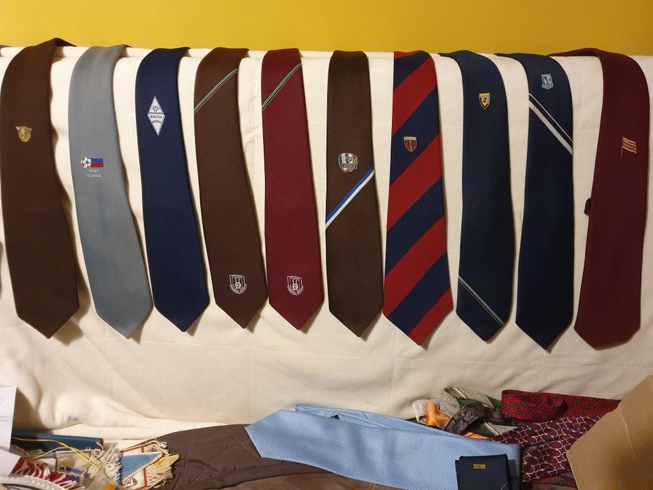 Zestaw krawatów piłkarskich polskie kluby PRL