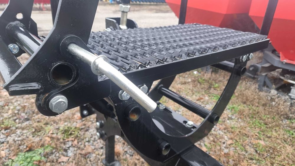 Візок CART  3000 РУМ Розкидач добрив під мтз юмз кейс джон / АРК ГРУП