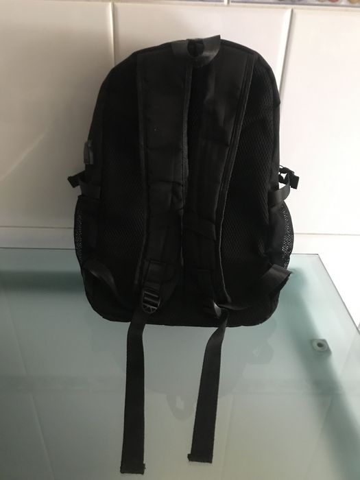 Mochila preta homem