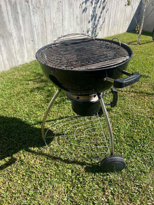 Churrasqueira/ Grelhador Carvão Móvel