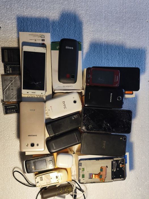 Телефони б/у, та на запчастини