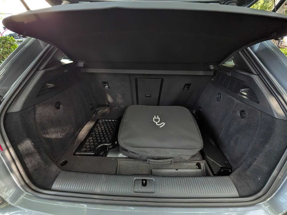 Audi A3 e-tron      2016