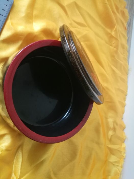 Caixa para alimentos ,sushi, fabricada no japao, pintada a  mao