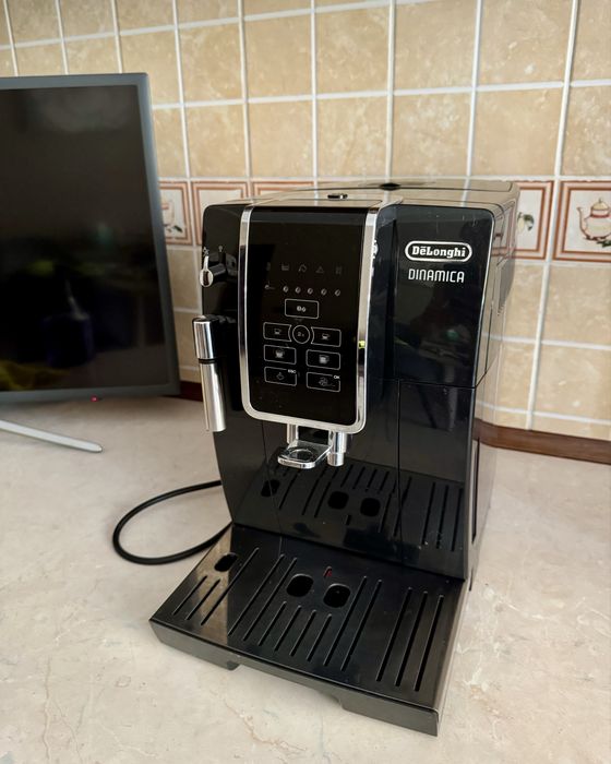 Продам кавомашину De’Longhi Dinamica.