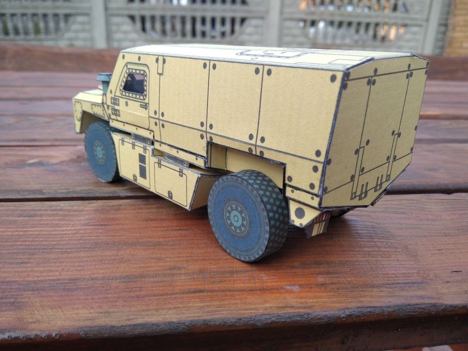 Model kartonowy ciężarówka samochód wojskowy