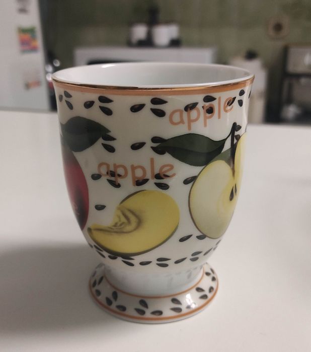 Decorative mug with apple design434199354966036481