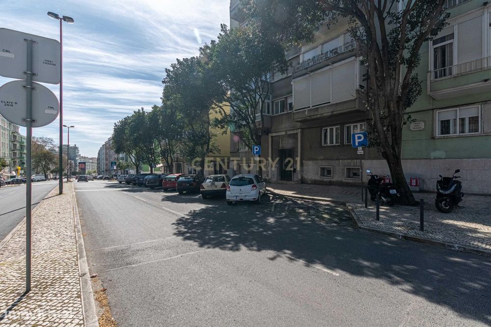 Apartamento T2 remodelado (Penha de França) -  (PROPOSTAS MULTIPLAS)
