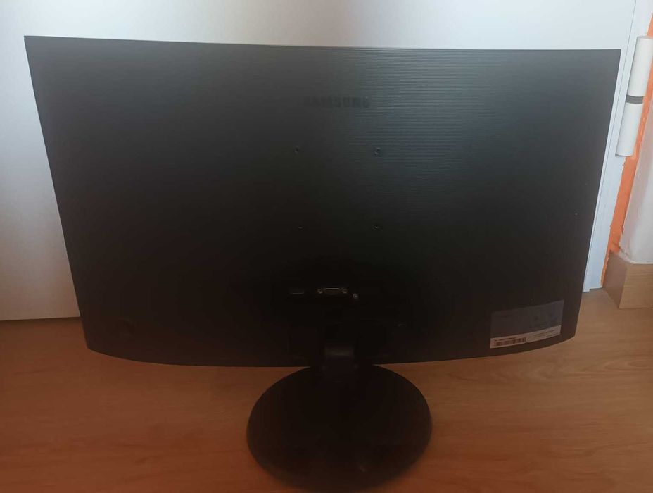Monitor Curvo Samsung Full HD LED 24"