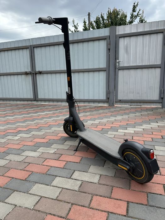 Електросамокат Ninebot g30