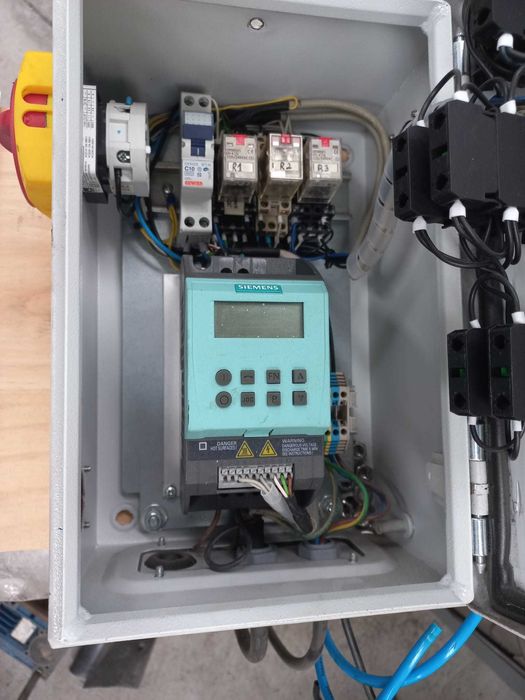 Serviços de eletricidade e canalização