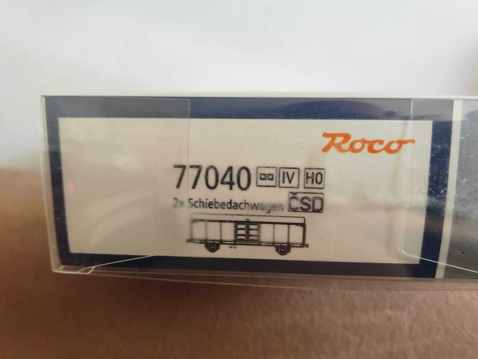 Roco 77040 - Zestaw 2 wagonów towarowych krytych, CSD, epoka IV, H0