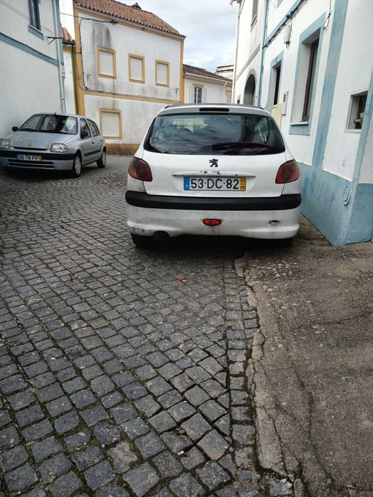 Troco por carro de cinco lugares Peugeot 206 1.6hdi