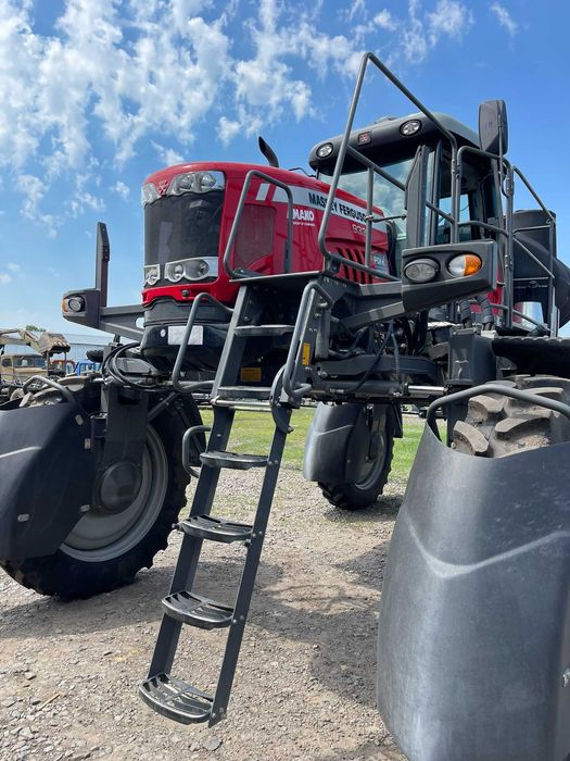 Самохідний обприскувач Massey Ferguson 9330