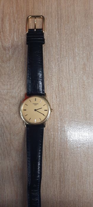 Продам часы TISSOT 1853