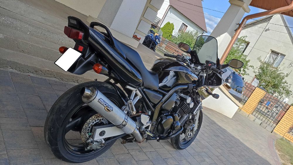 Yamaha Fazer 600, rok 2001