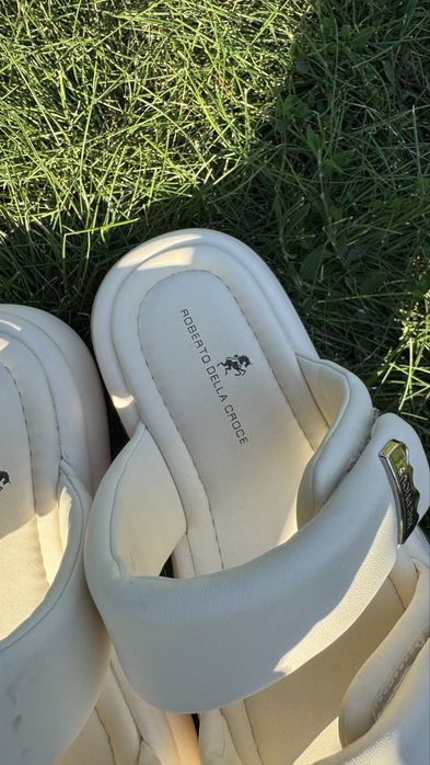 Шльопанці дуті жіночі Roberto Della Crose