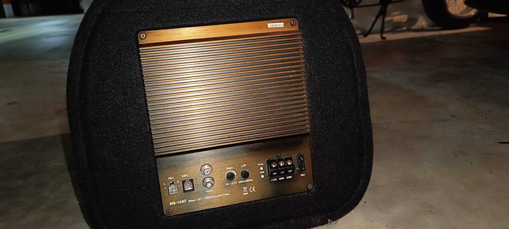 Subwoofer + Amplificador NS12AT