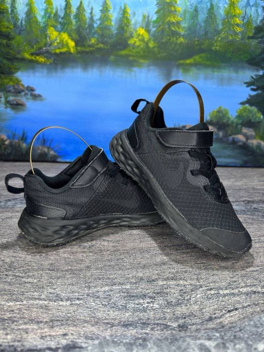 Кросівки Nike Revolution 6 NN розмір 27.5 устілка 17.5