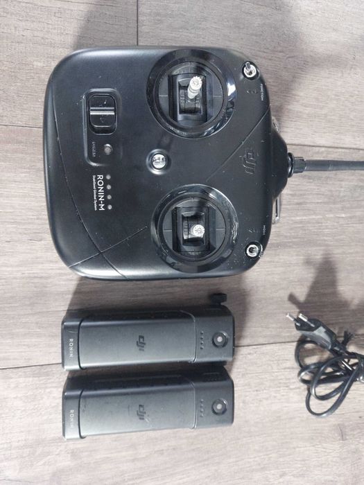 dji ronin m . profesionalny  stabilizator obrazu