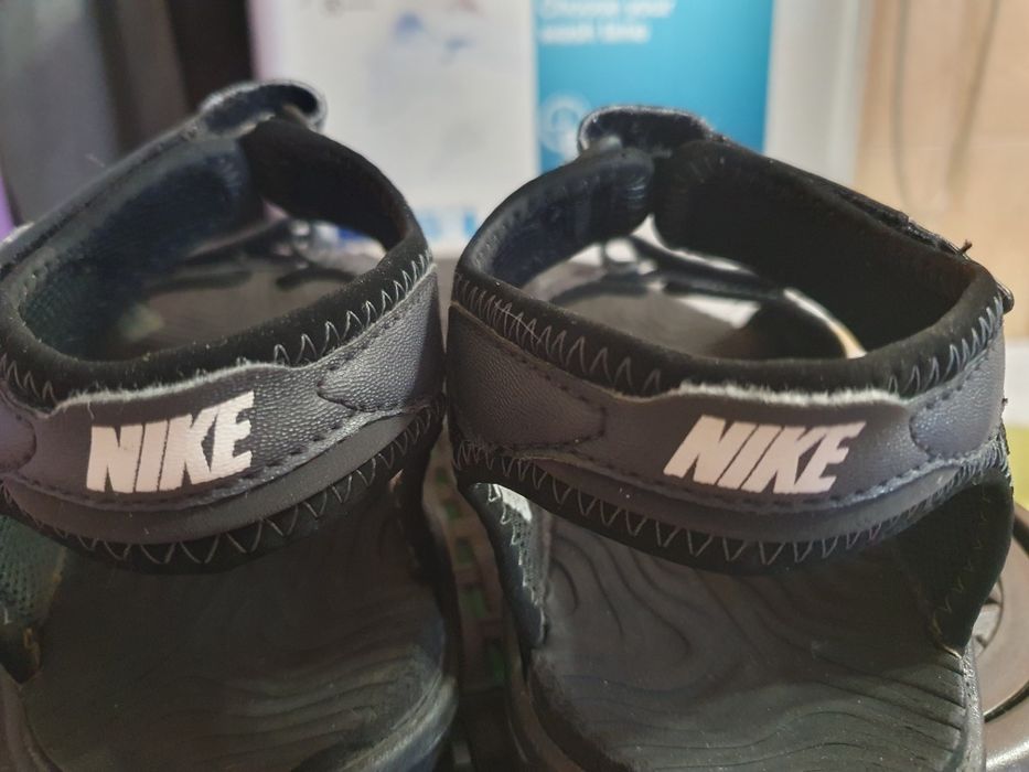 Sandały NIKE rozm. 32 długość wkl  22 cm
