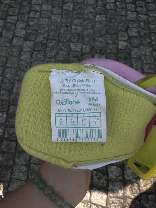 Patins e proteções para criança