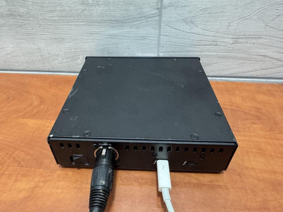 Universal audio satellite OCTO core uad-2 okazja najtaniej w sieci