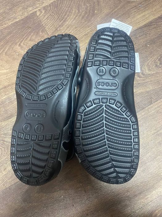 Кроксы crocs x venom