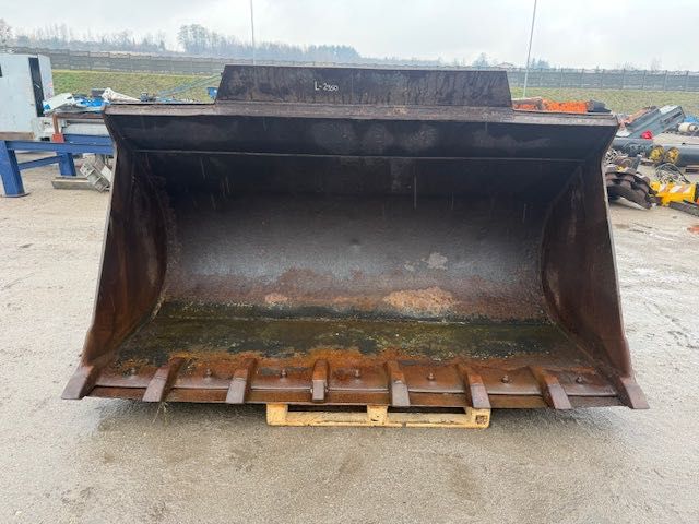 Liebherr l 564/566 łyżka do ładowarki używana