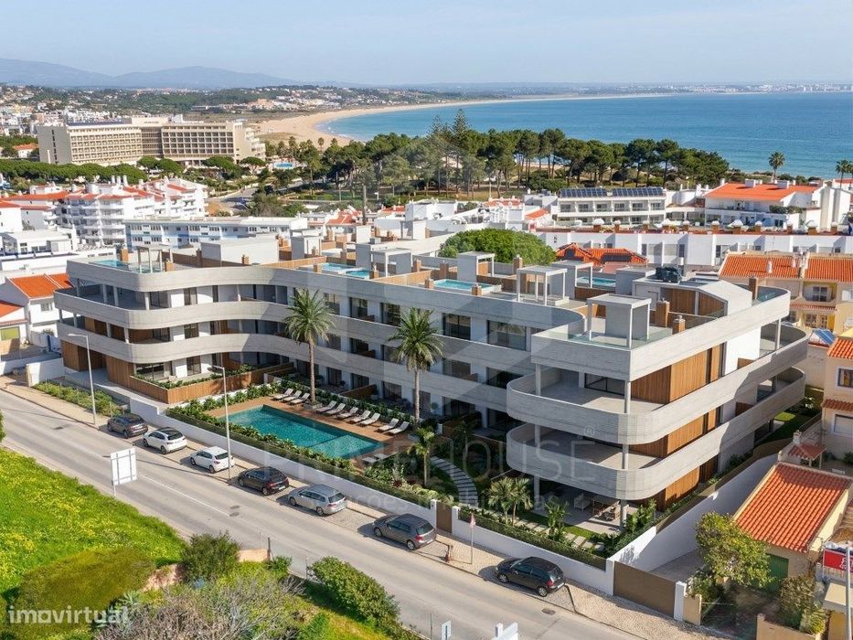 T1 exclusivo em Lagos com amplo terraço