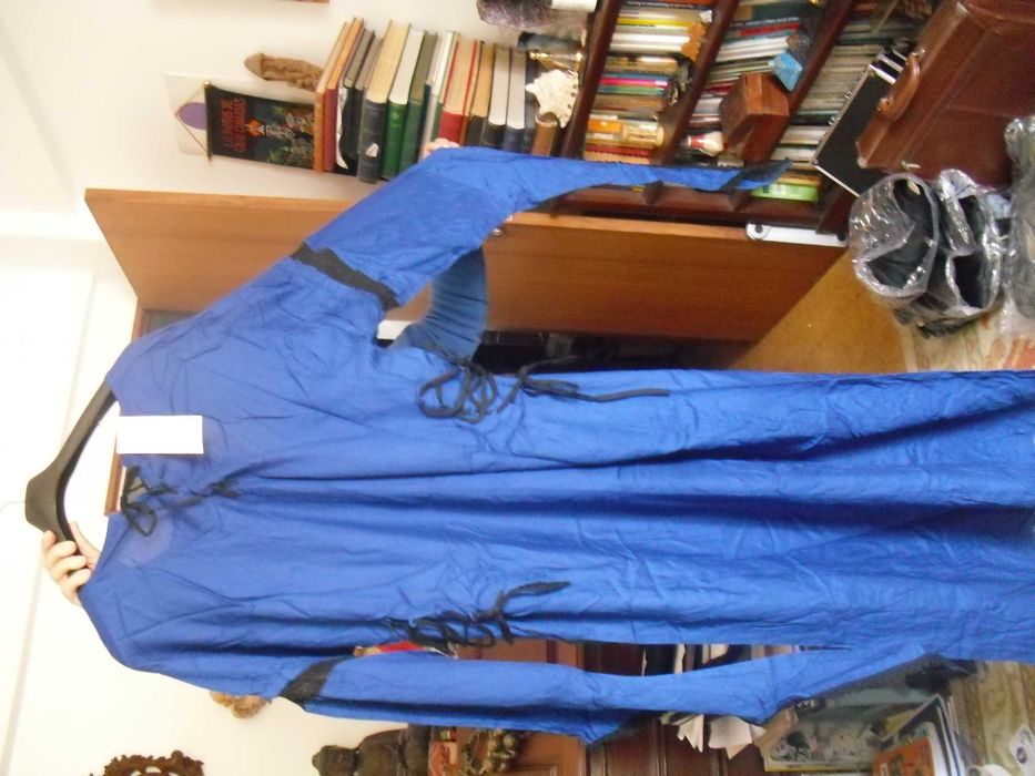 Vestido medieval Leonardo Carbone