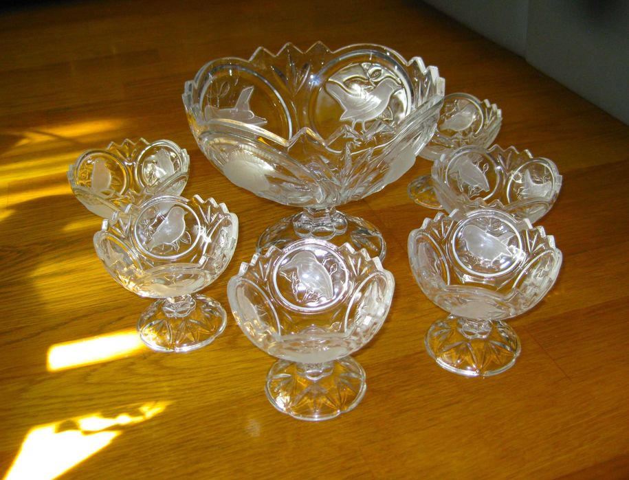 Taça grande + 6 Taças pequenas  em Cristal Lapidado d' Arques