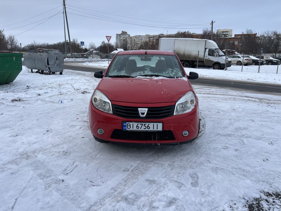 рено sandero 1.4 mpi , газ .