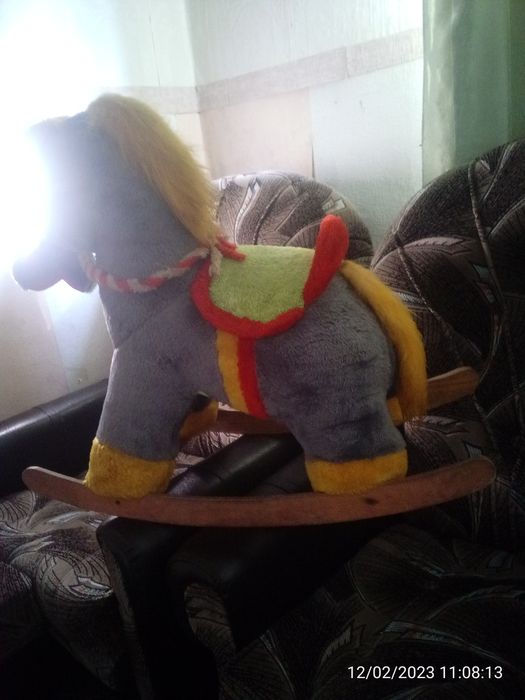 Продам лошатку качалку