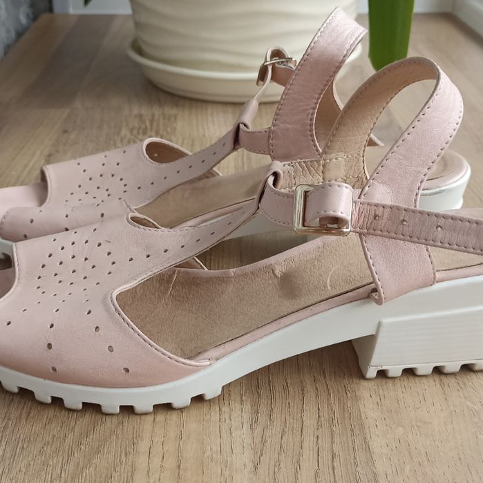 Босоніжки 40 25.5