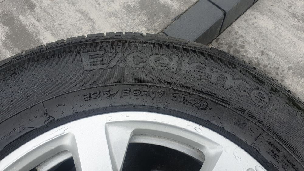 Felgi aluminiowe Audi wraz z oponam /kpl.