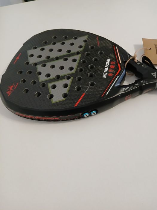 Adidas metalbone 2026