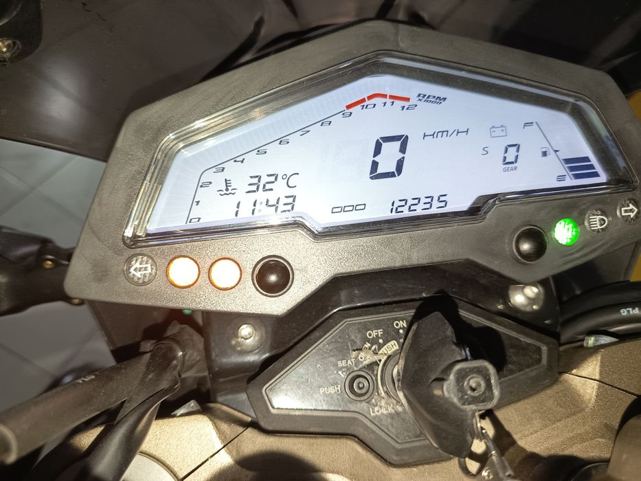 Zontes G1X 125, vários extras