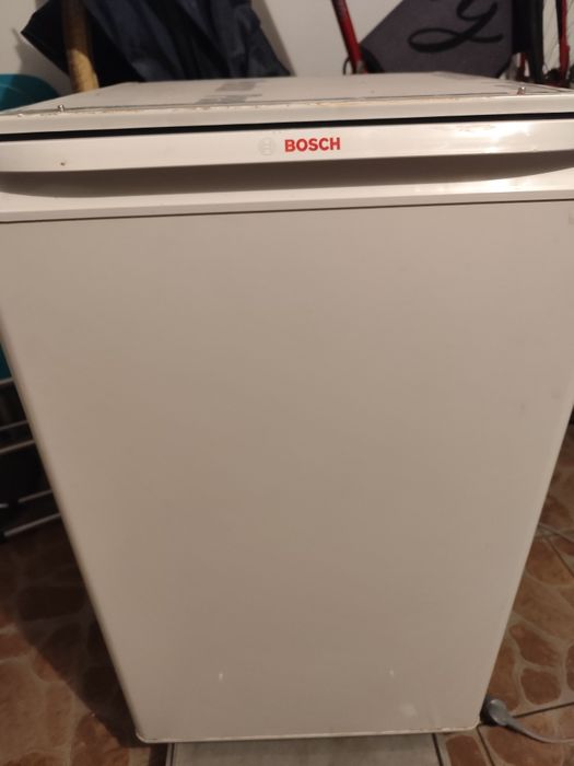 Lodówkę Bosch sprzedam.