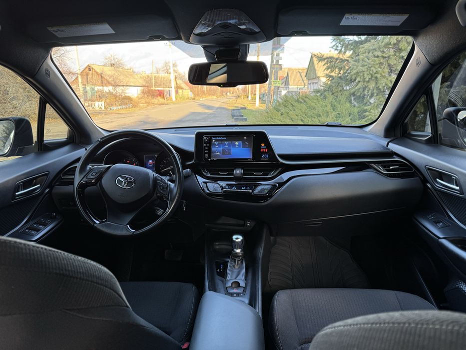 Toyota C-HR 2018 року