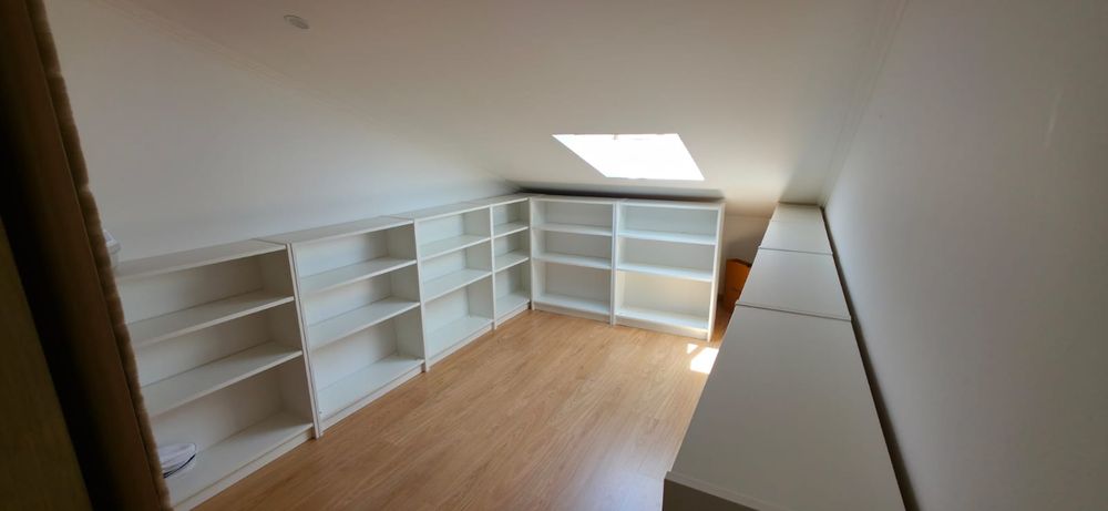 Estantes para livros ou sapatos