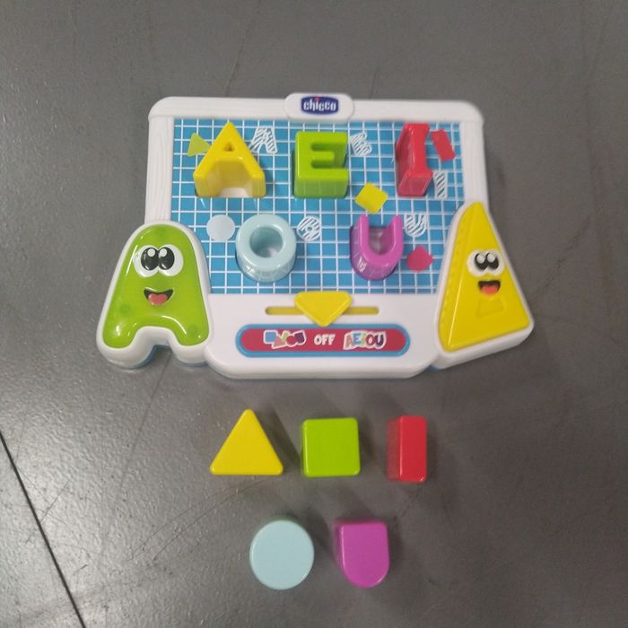 Abecedário de vogais da Chicco