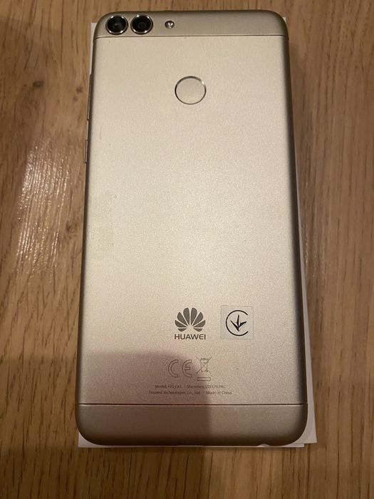 HUWAWEI P smart gold + etui + szklo