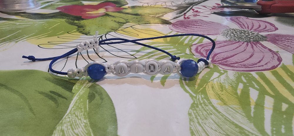 Pulseiras e porta chaves